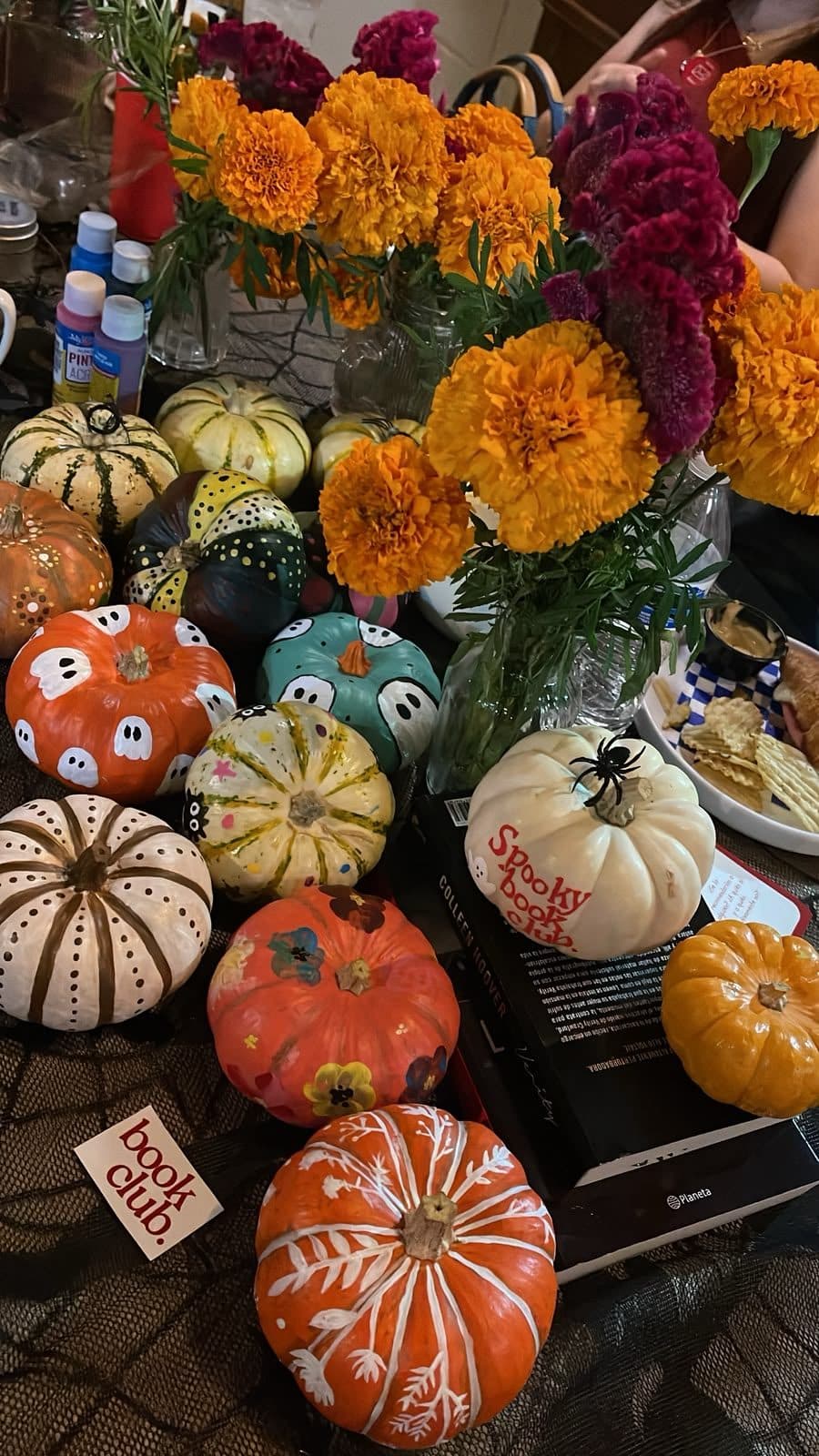 Calabazas pintadas por las lectoras en la edición de Verity